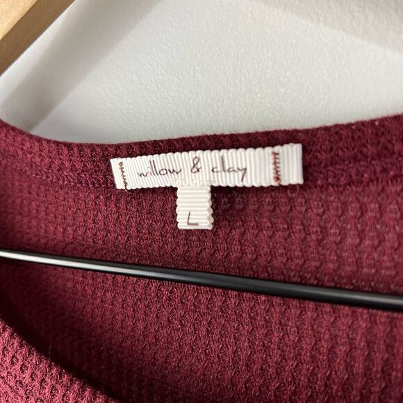 Willow & Clay Burgundy L/S Henley Cropped Top L NWT - Picture 2 of 7